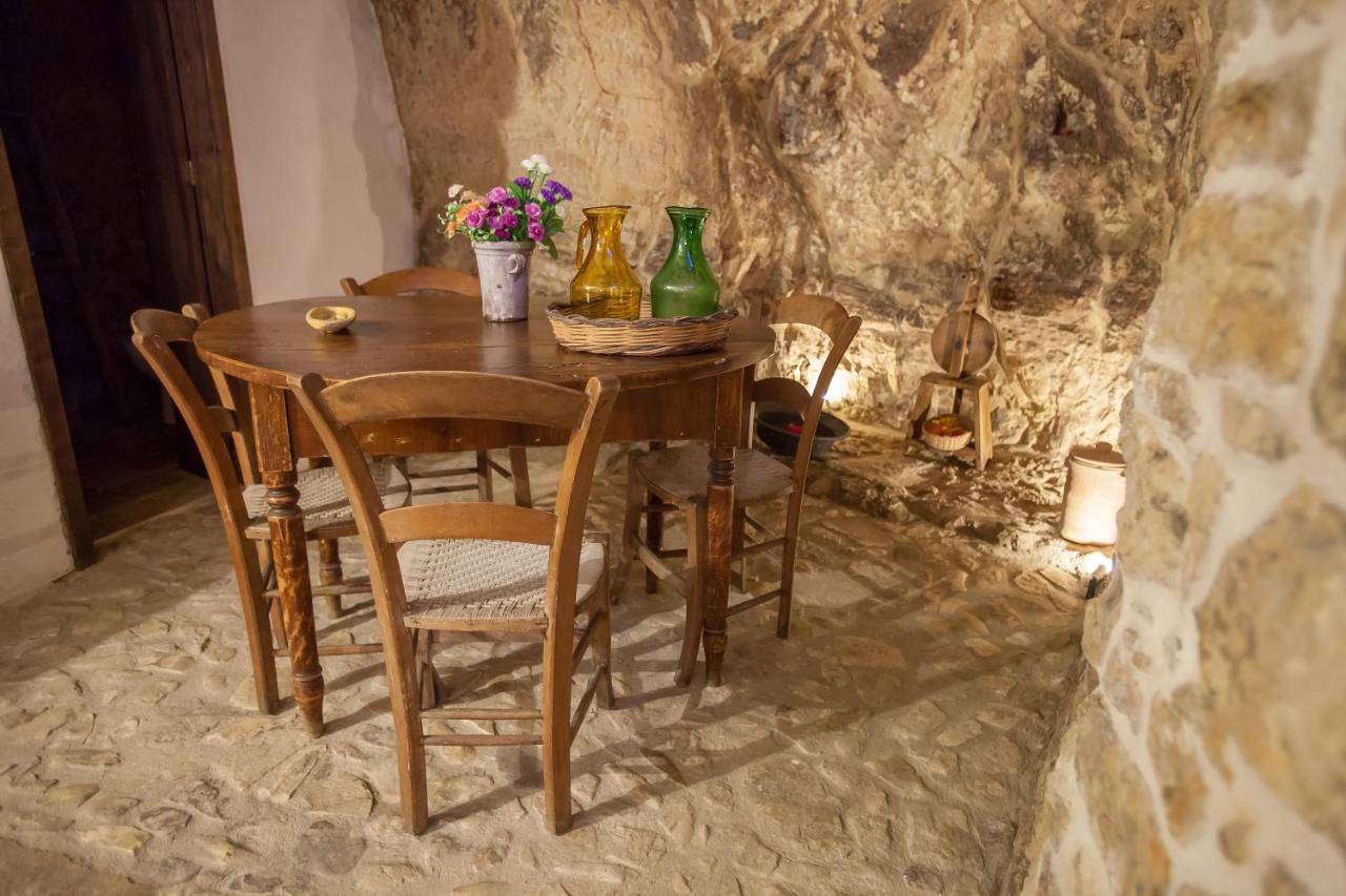 Case-Grotte Degli Avi, Esperienza Abitativa In Grotta Μόντικα Εξωτερικό φωτογραφία