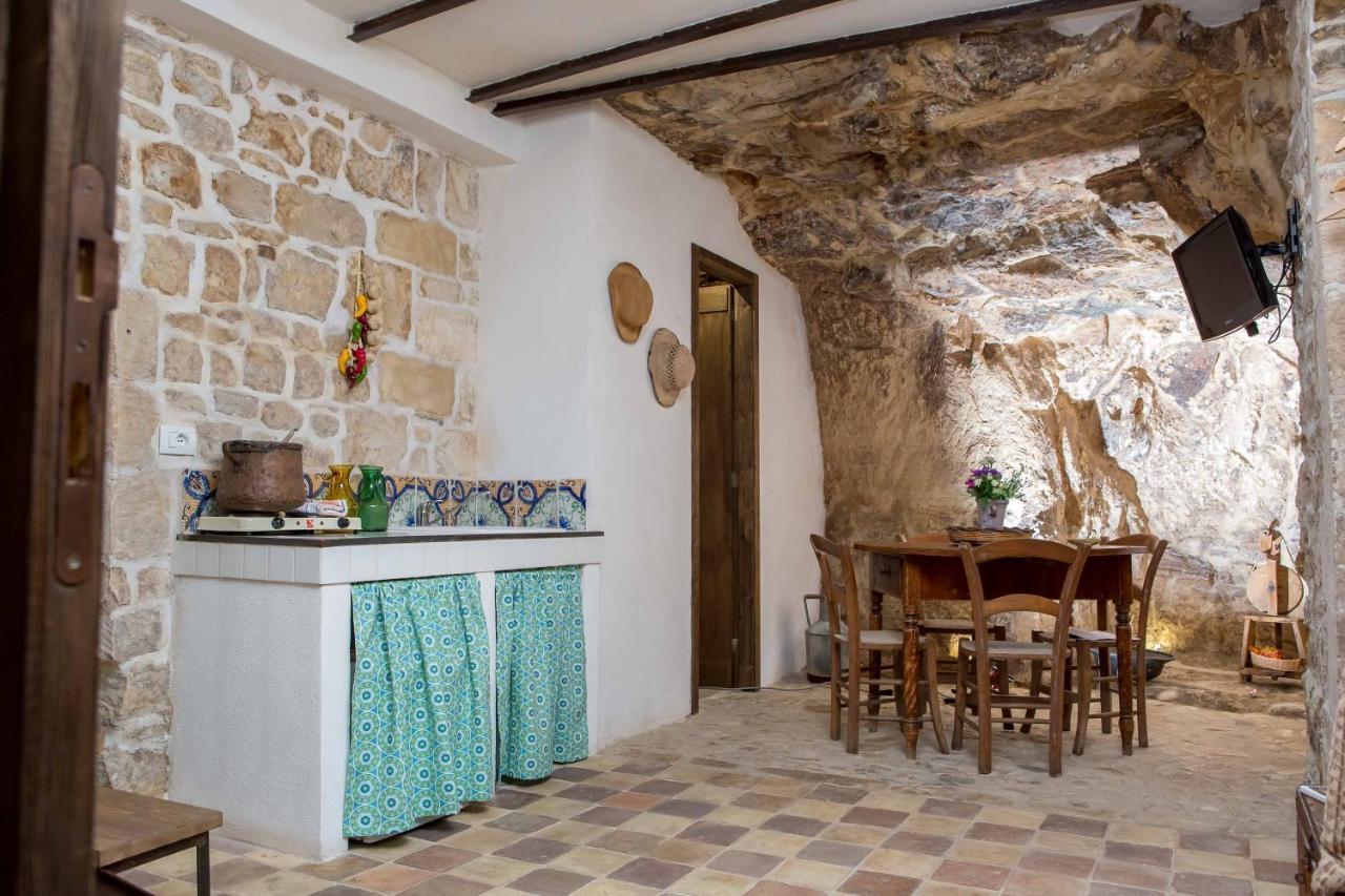 Case-Grotte Degli Avi, Esperienza Abitativa In Grotta Μόντικα Εξωτερικό φωτογραφία