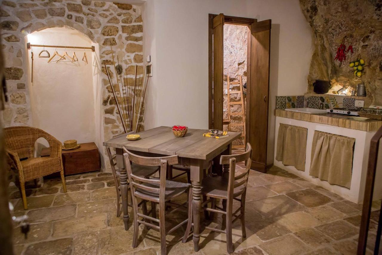Case-Grotte Degli Avi, Esperienza Abitativa In Grotta Μόντικα Εξωτερικό φωτογραφία